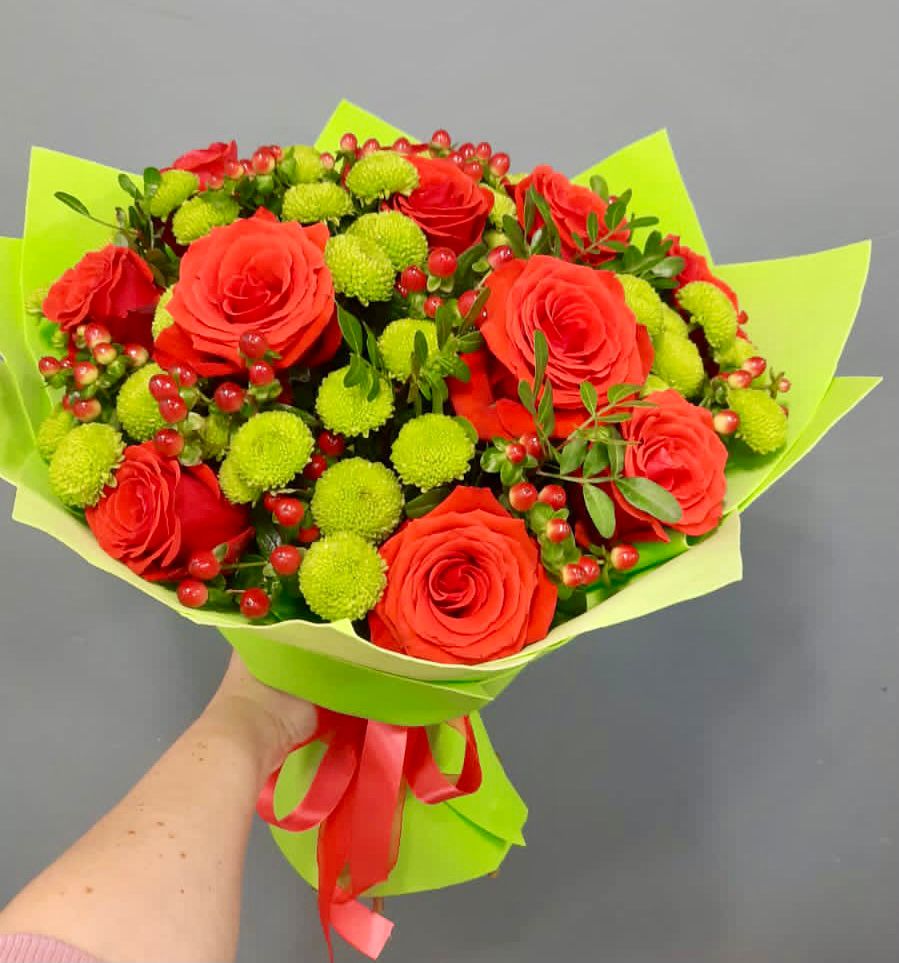 Букет цветов из: Хризантемы и Розы в Тропарево