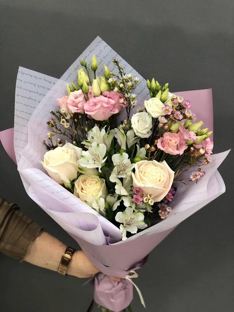 Букет цветов из: Альстромерии, Розы и Лизиантусы в Тропарево