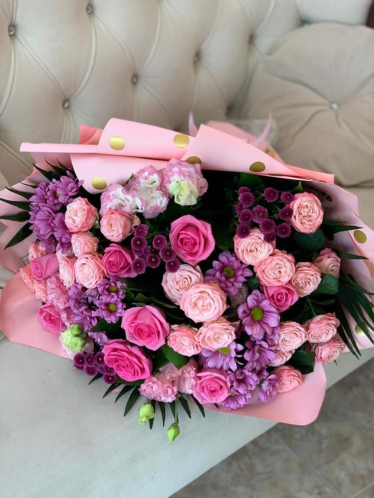 Букет цветов из: Хризантемы, Розы и Лизиантусы в Тропарево