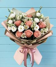 Букет цветов из:  Розы, Альстромерии и Лизиантусы в Тропарево