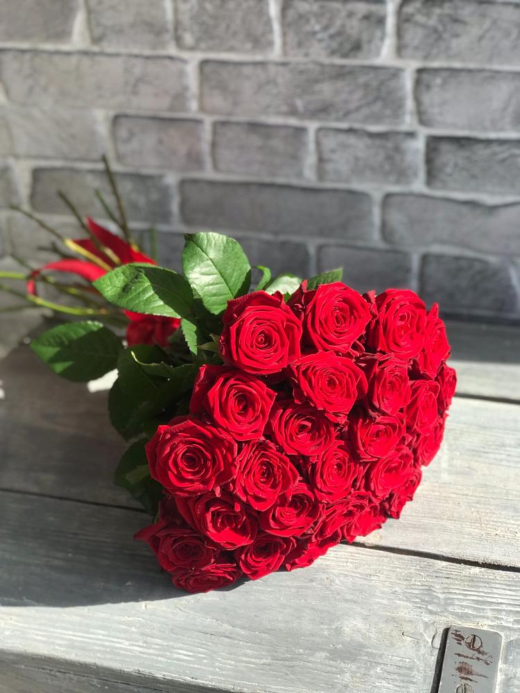 Букет Красные розы Фридом в Тропарево
