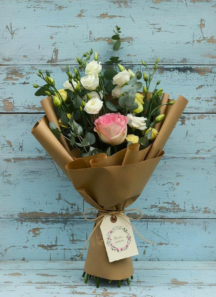 Букет цветов из: Розы и Лизиантусы в Тропарево