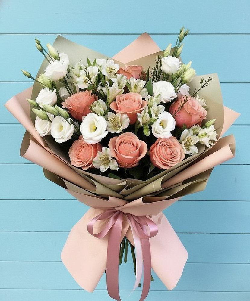 Букет цветов из: Розы, Альстромерии и Лизиантусы в Тропарево