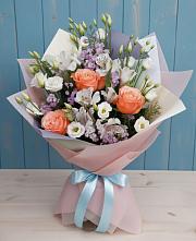 Букет цветов из:  Лизиантусы, Розы, Альстромерии и Гипсофила в Тропарево