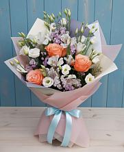 Букет цветов из:  Лизиантусы, Розы, Альстромерии и Гипсофила в Тропарево