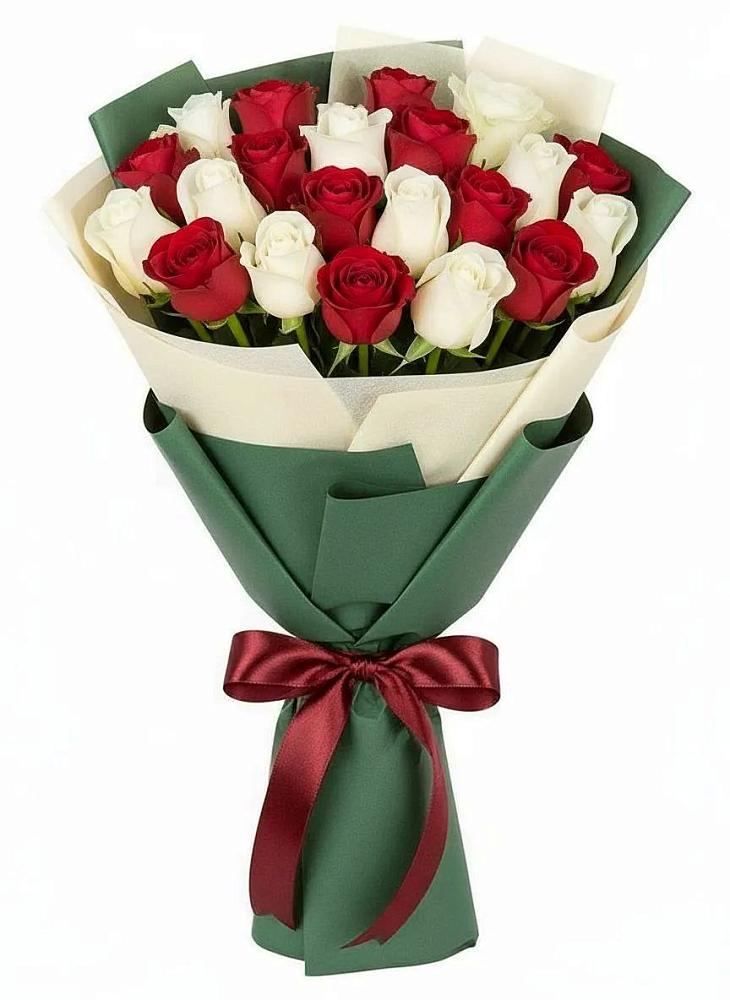 Букет Микс из красных и белых роз в Тропарево