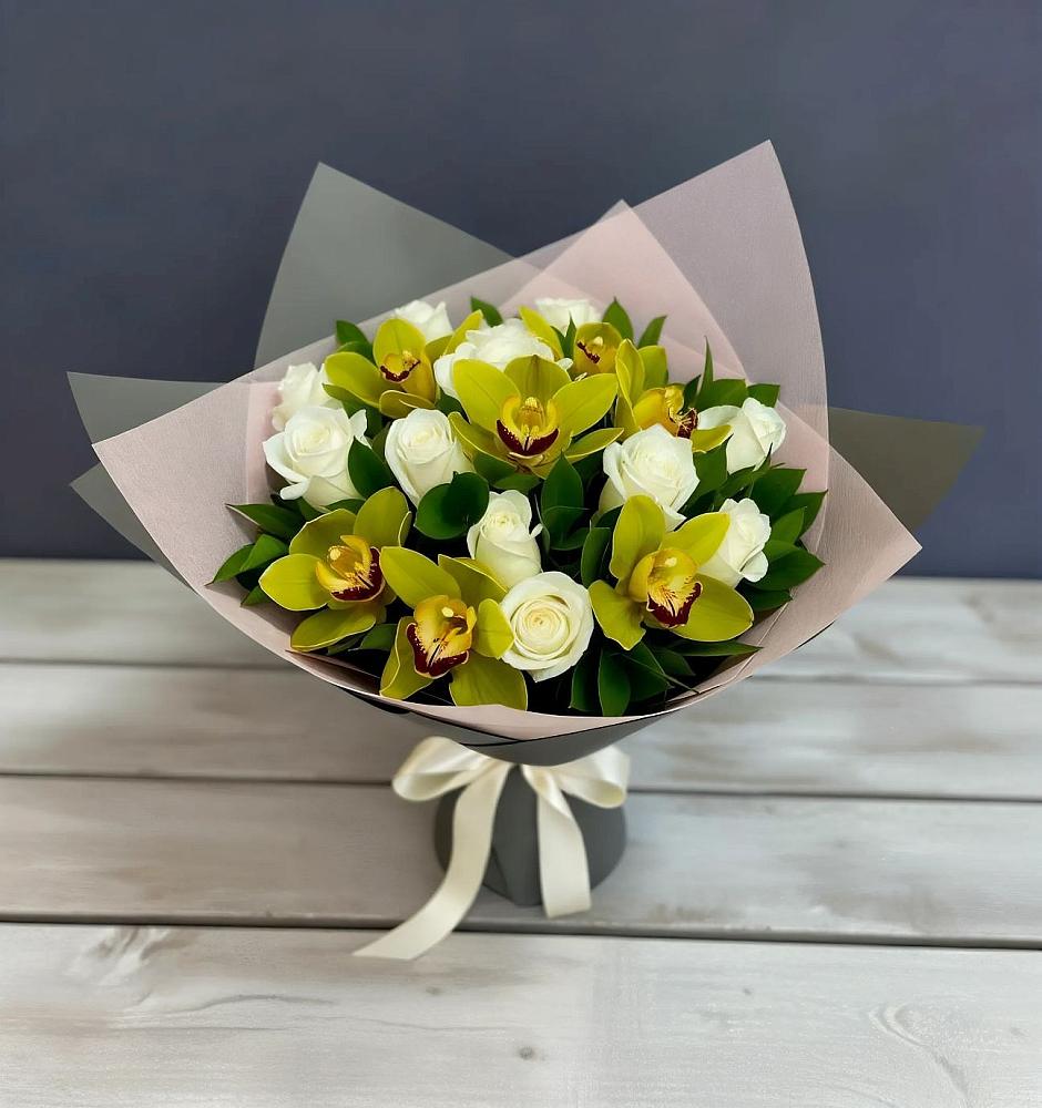 Букет цветов из: Орхидеи и Розы в Тропарево