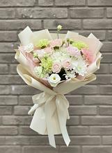Букет цветов из:  Гвоздики, Розы, Лизиантусы и Хризантемы в Тропарево