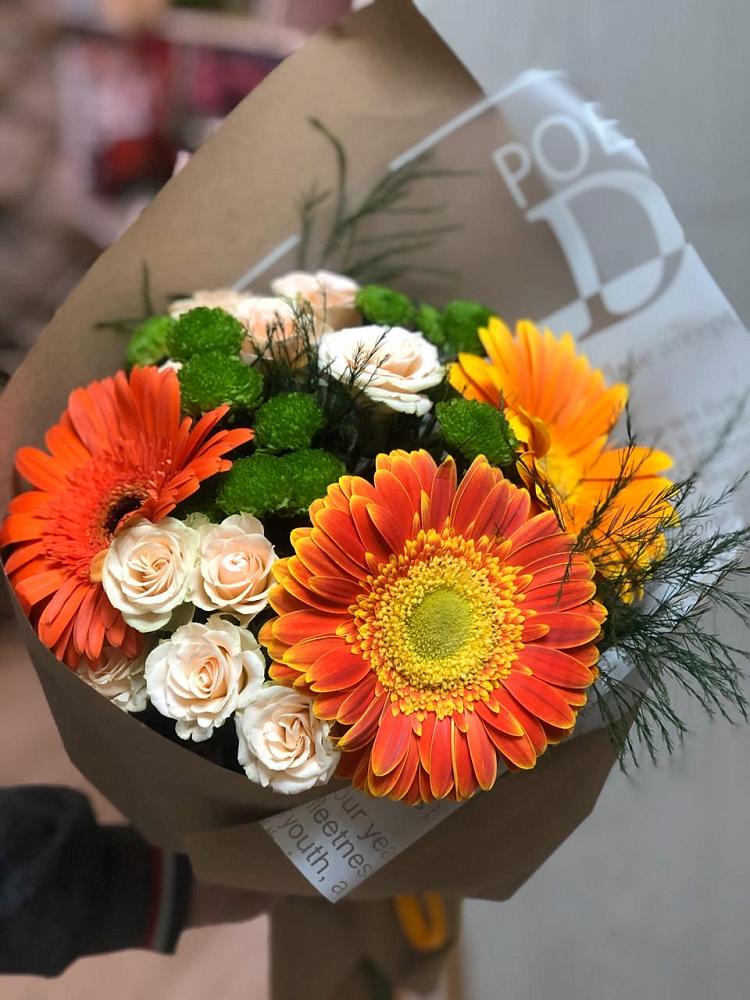 Букет цветов из: Герберы, Хризантемы и Розы в Тропарево