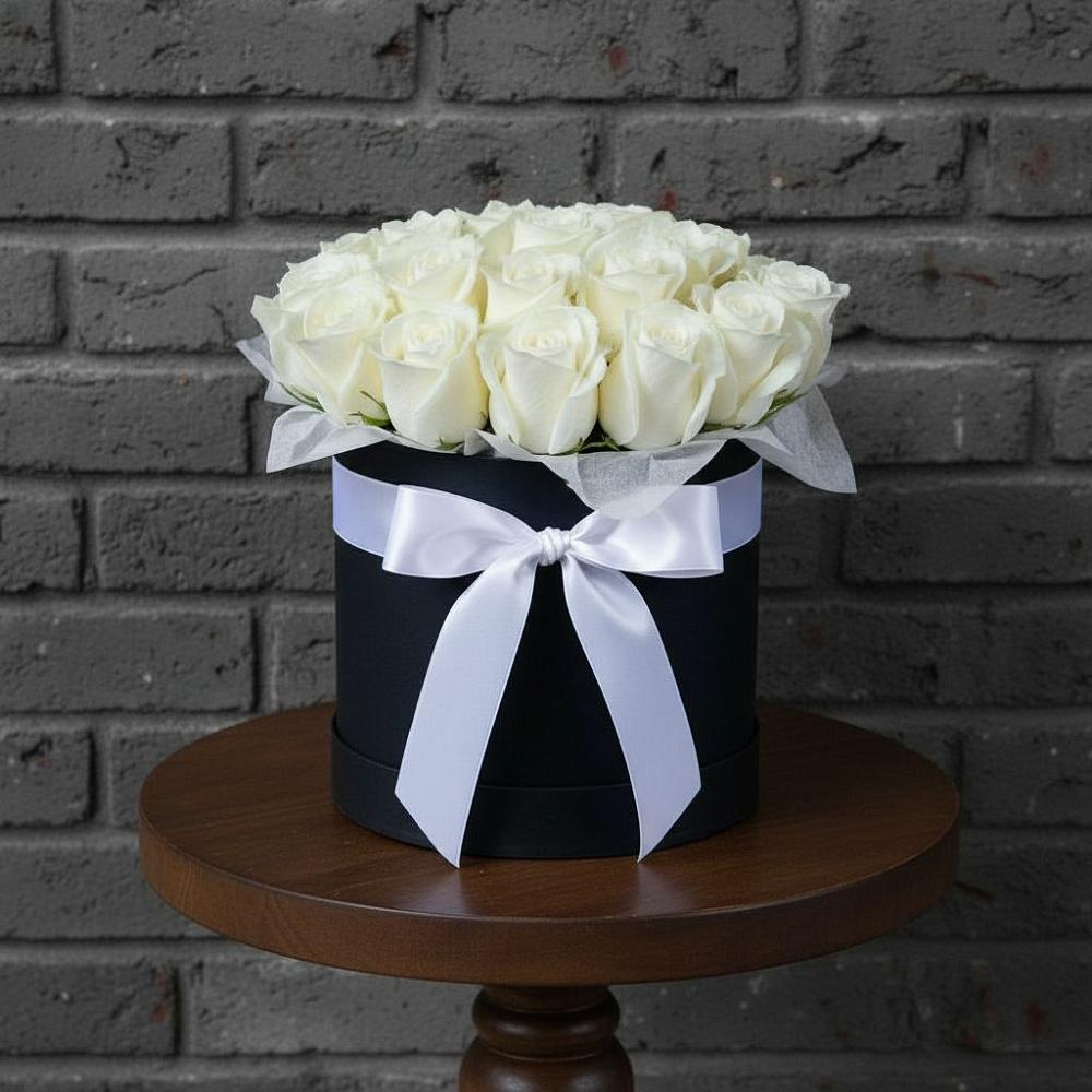 Цветочная композиция из Розы в шляпной коробке в Тропарево