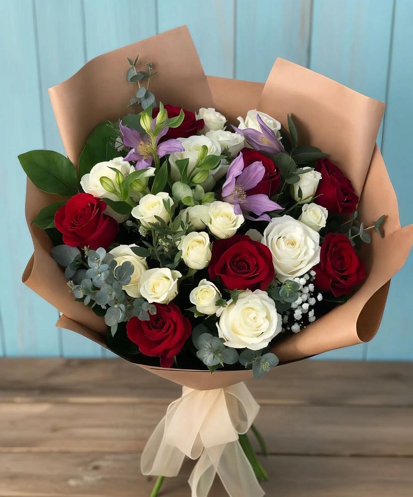 Букет цветов из: Розы и Альстромерии в Тропарево