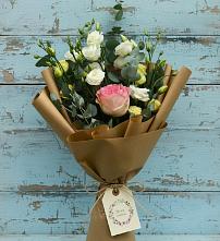 Букет цветов из:  Розы и Лизиантусы в Тропарево