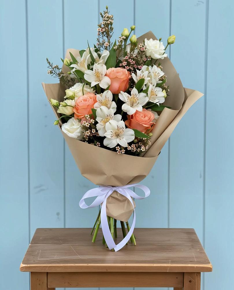 Букет цветов из: Альстромерии, Лизиантусы, Розы и Хризантемы в Тропарево