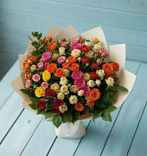 Букет Микс из разноцветных кустовых роз в Тропарево