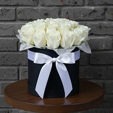 Цветочная композиция из Розы в шляпной коробке в Тропарево