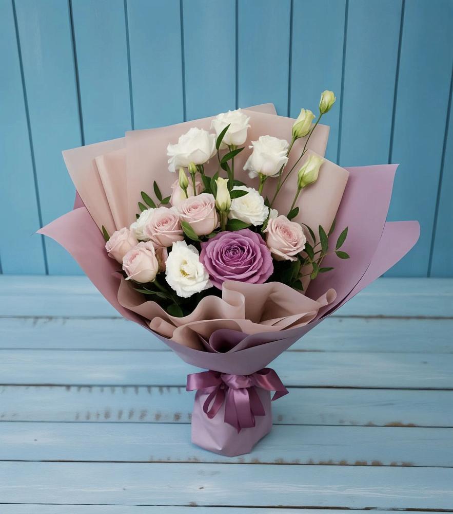 Букет цветов из: Розы и Лизиантусы в Тропарево